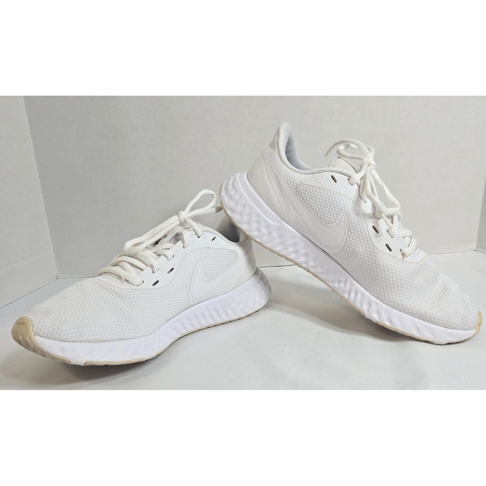 Nike Revolution 5 Women's sz 8.5 Triple White Running Shoe/Sneaker BQ 3207-104 - Picture 2 of 9